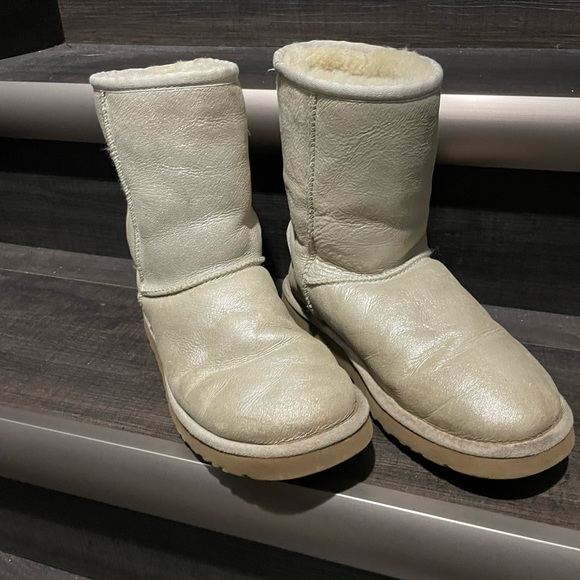 UGG Boots Size 7 - Picture 2 of 5